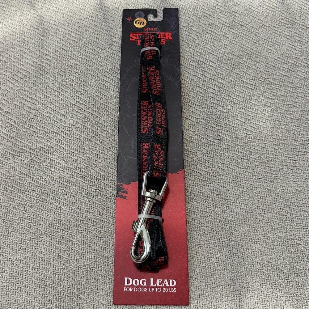 STRANGER THINGS Dog Leash 6 ft NWT Lead Black Red Gift Pet Puppy - Picture 6 of 6